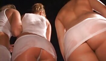 Natasha Blake lesbiche mature - un altro piercing alla lingua succhiato