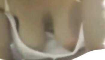 Calda zia indiana che si sta sesso donna matura facendo bene con il suo fottuto partner