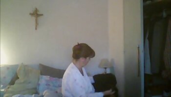 Video ravvicinato tette grosse milf POV con GF carina che succhia e cavalca un cazzo