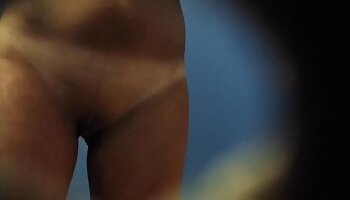 I pugili biondi dell'adolescente si legano al sesso ladydick! vecchie milf