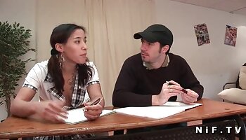 Nicole donne mature nude pelose gioca con il sacco di palle di Geezer
