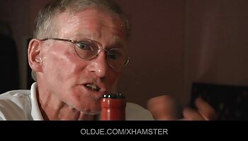 Alexis Fawx e porno milf bionda Chloe Couture si baciano