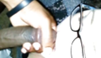 Teeny con grandi tette che si donne maiale mature fa sbattere la figa pelosa