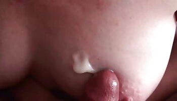 La moglie di gangster super sexy viene scopata fino a quando un dado film porno di donne adulte non esplode nel suo corpo