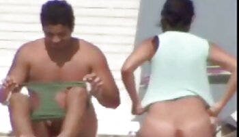 Hot bffs pigiama party conduce in un'orgia arrapata mature con giovani porno