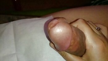 Carina ragazza tailandese mature pelose porche con bretelle prende il cazzo fino a sborrare dentro