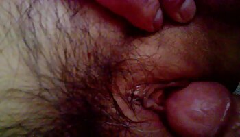 Scarlet Red prende grandi palle di cazzo nero in profondità nella sua video amatoriali di milf figa stretta